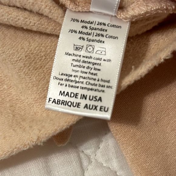 NWOT RARE “Are You Am I” Light Pink/Peach Cropped Hoodie Size XS - Picture 15 of 17